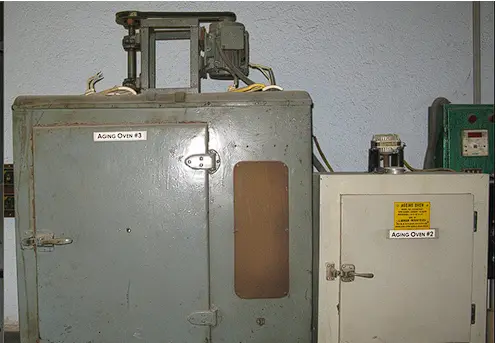 Hot-air aging ovens for accelerated heat-ageing tests